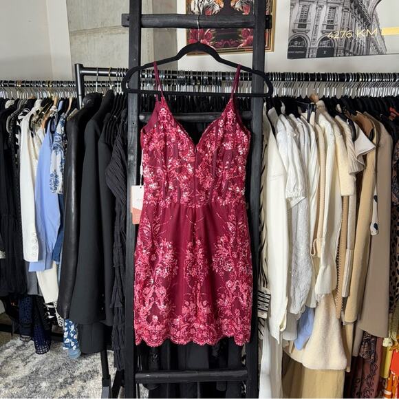 Stacees Sparkly Cabernet Sequin Corset Mini Dress - Picture 4 of 8